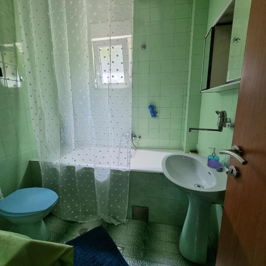 Apartment On The Shore Of The Bay Of Kotor With Free Wi-Fi 외부 사진